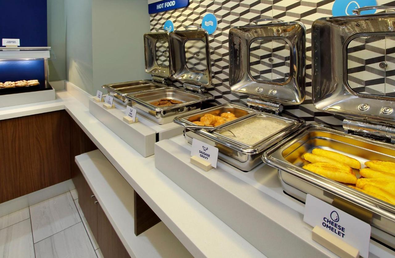 Holiday Inn Express & Suites - Hawaiian Gardens By Ihg Buitenkant foto
