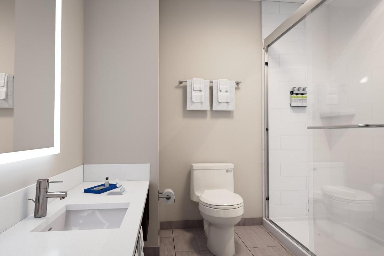 Holiday Inn Express & Suites - Hawaiian Gardens By Ihg Buitenkant foto