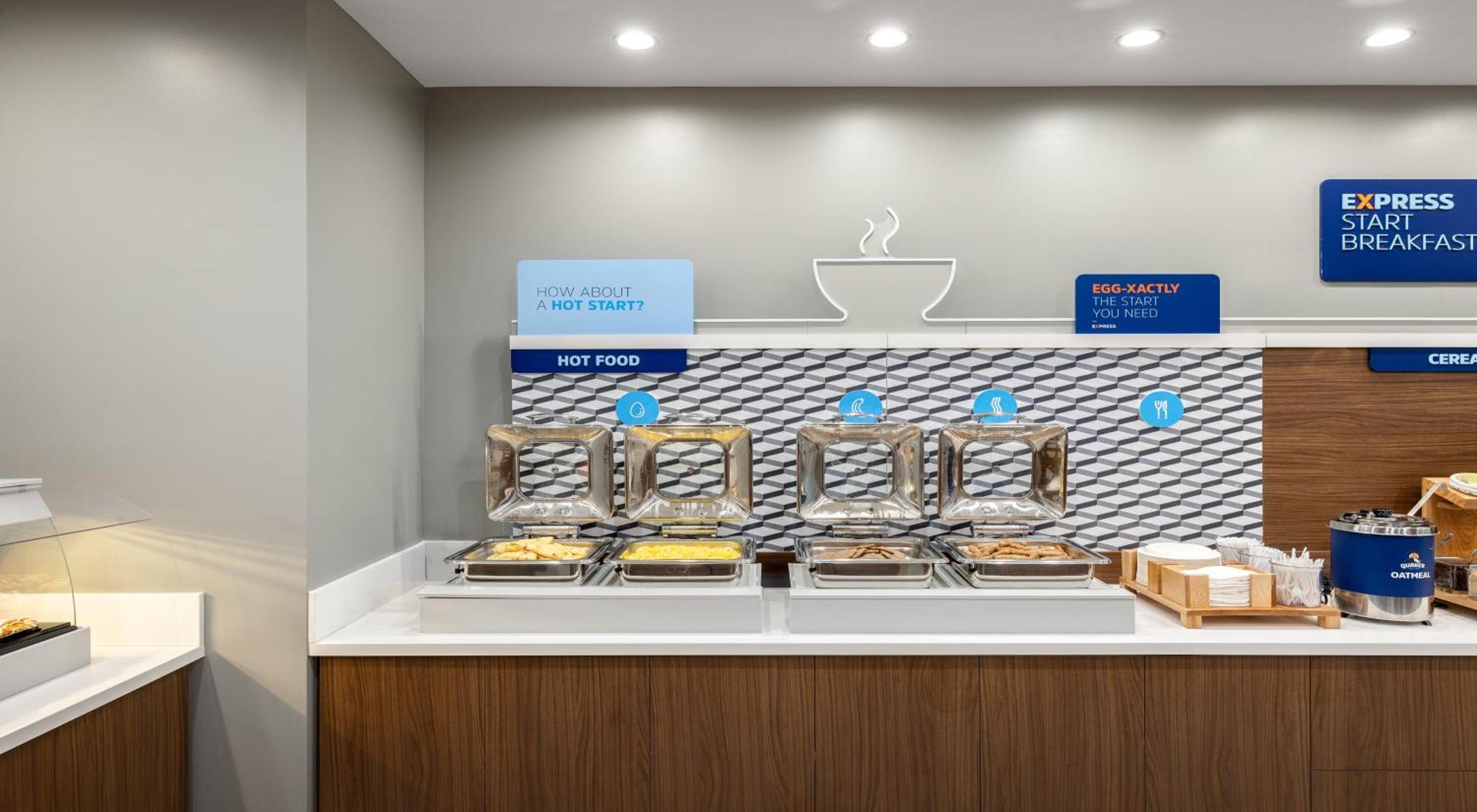Holiday Inn Express & Suites - Hawaiian Gardens By Ihg Buitenkant foto