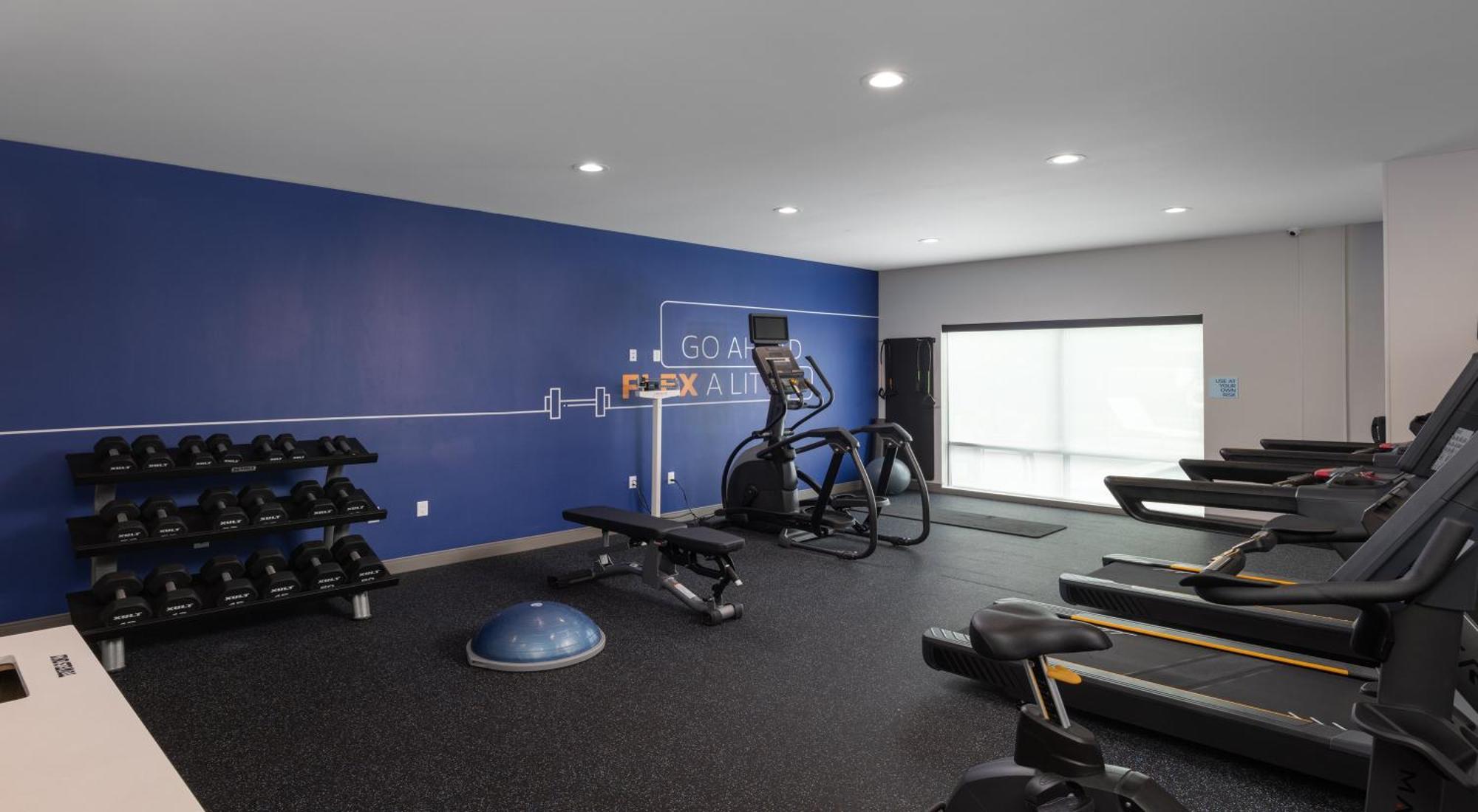 Holiday Inn Express & Suites - Hawaiian Gardens By Ihg Buitenkant foto