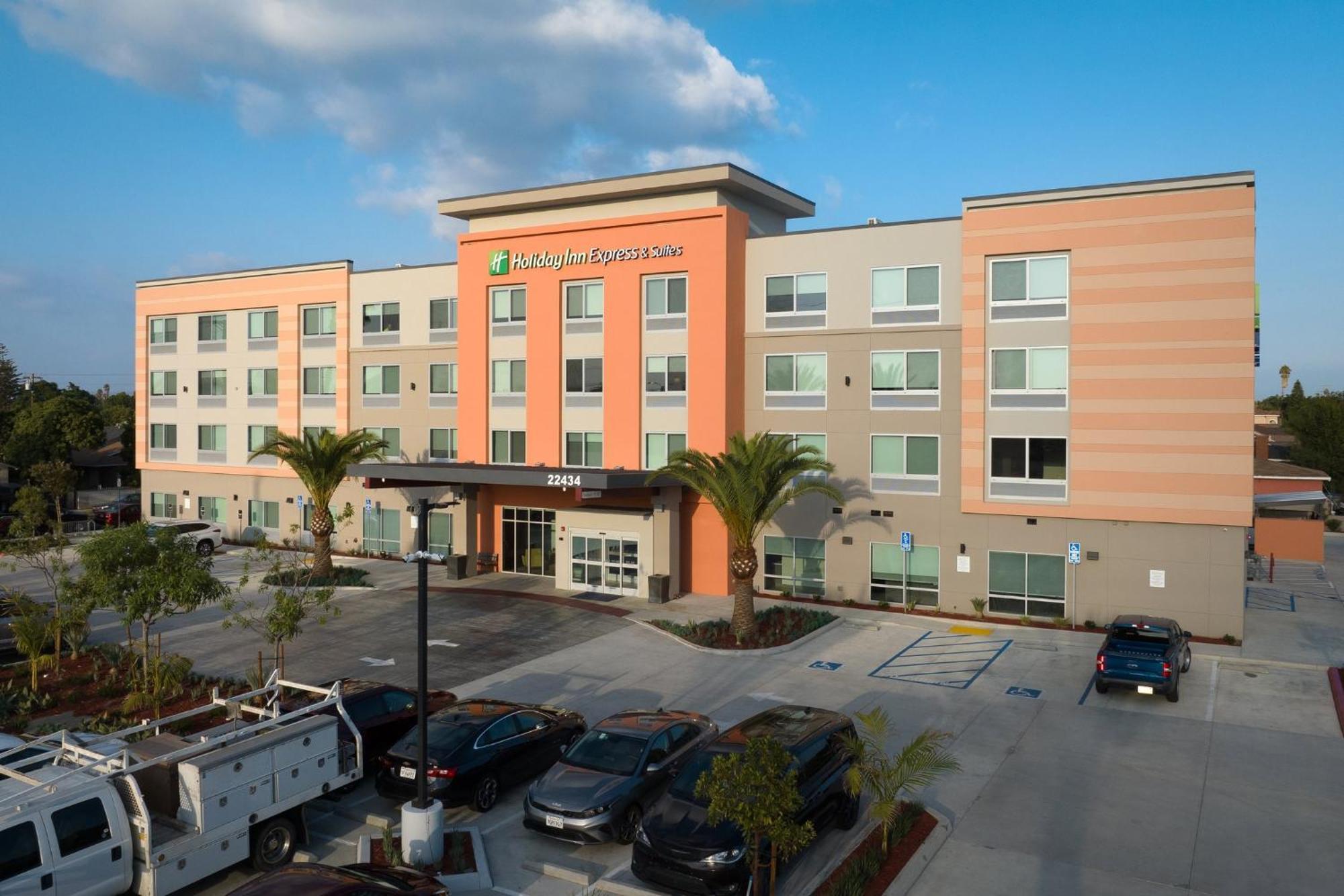 Holiday Inn Express & Suites - Hawaiian Gardens By Ihg Buitenkant foto