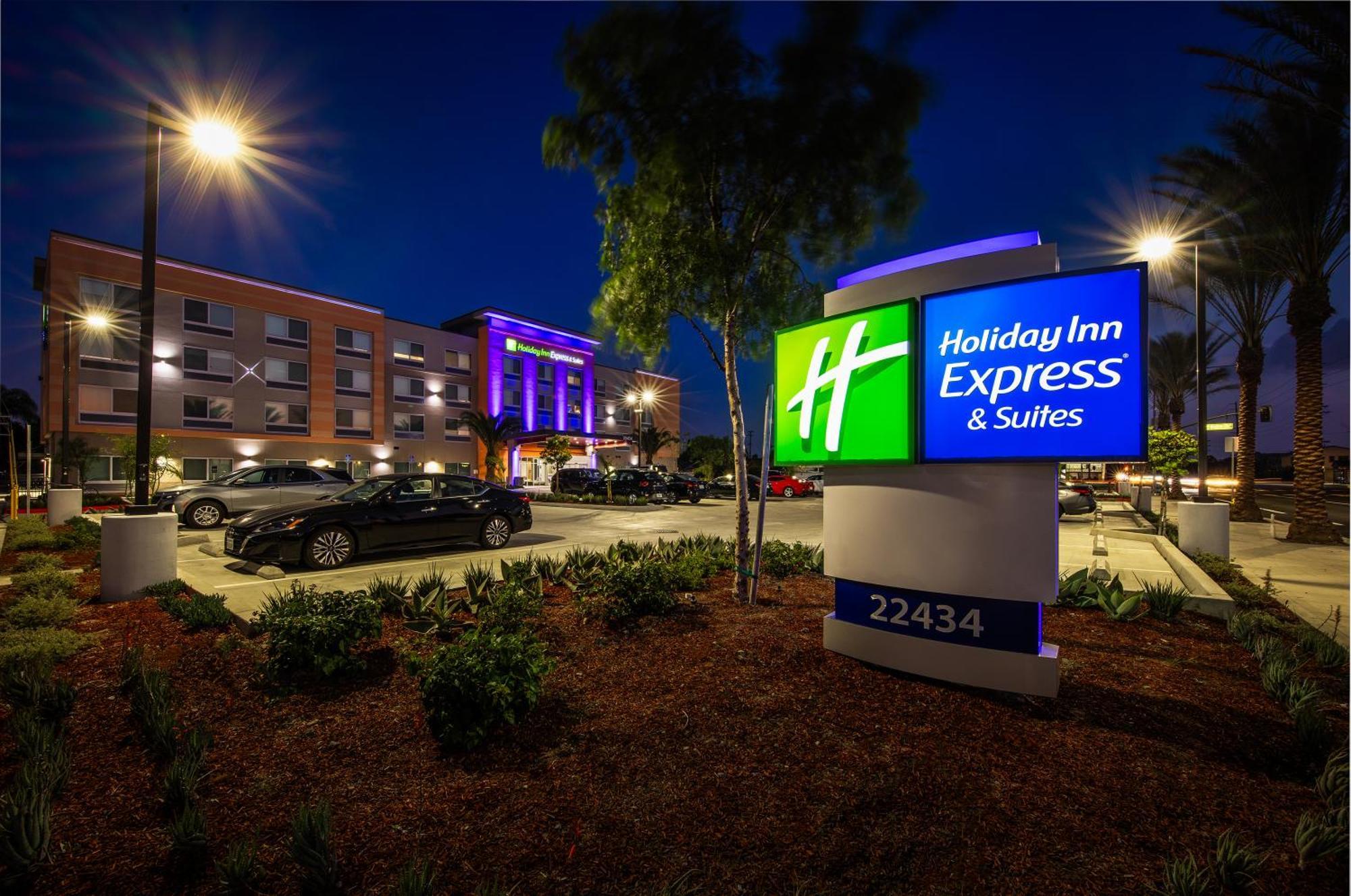 Holiday Inn Express & Suites - Hawaiian Gardens By Ihg Buitenkant foto