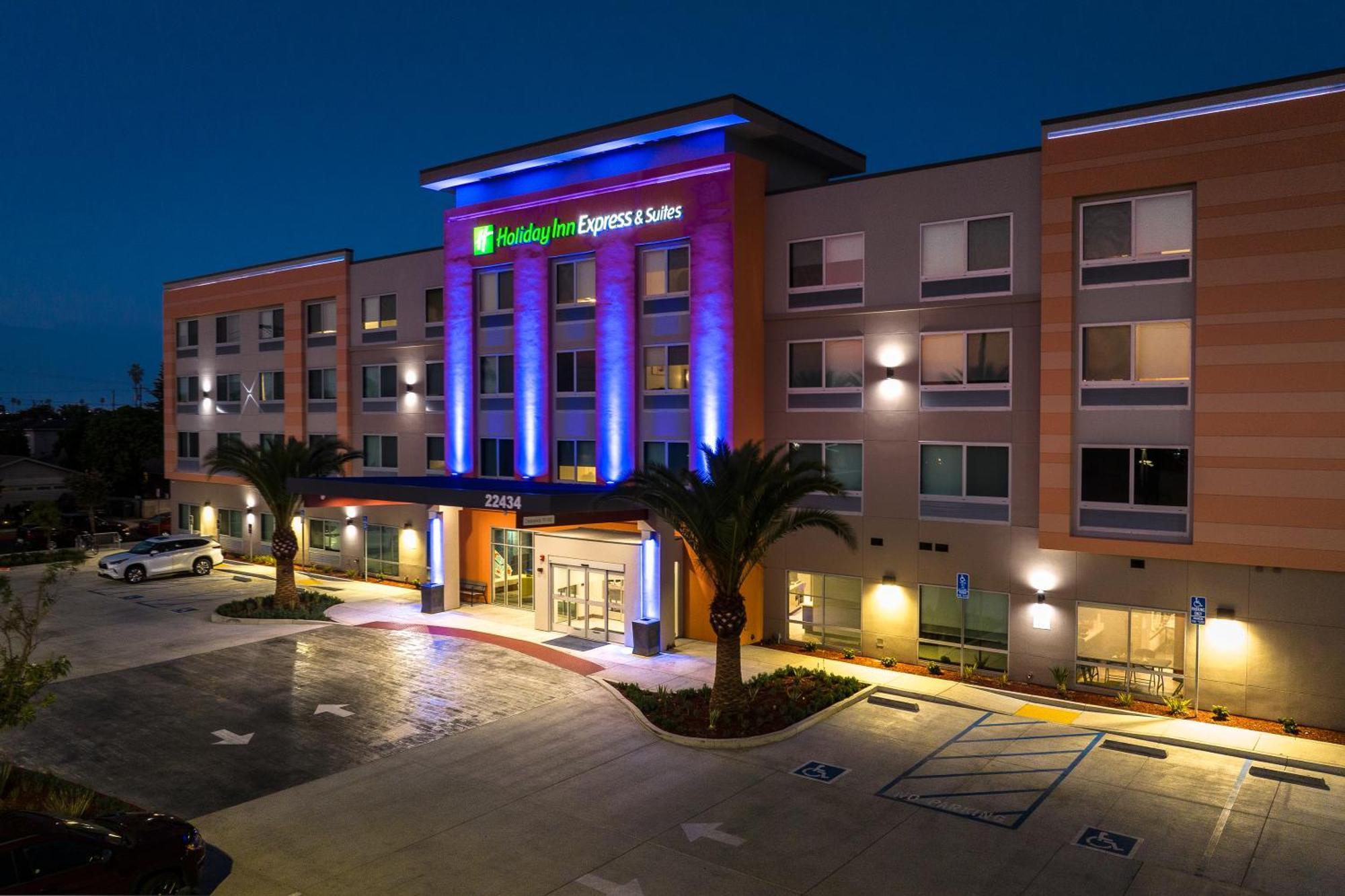 Holiday Inn Express & Suites - Hawaiian Gardens By Ihg Buitenkant foto