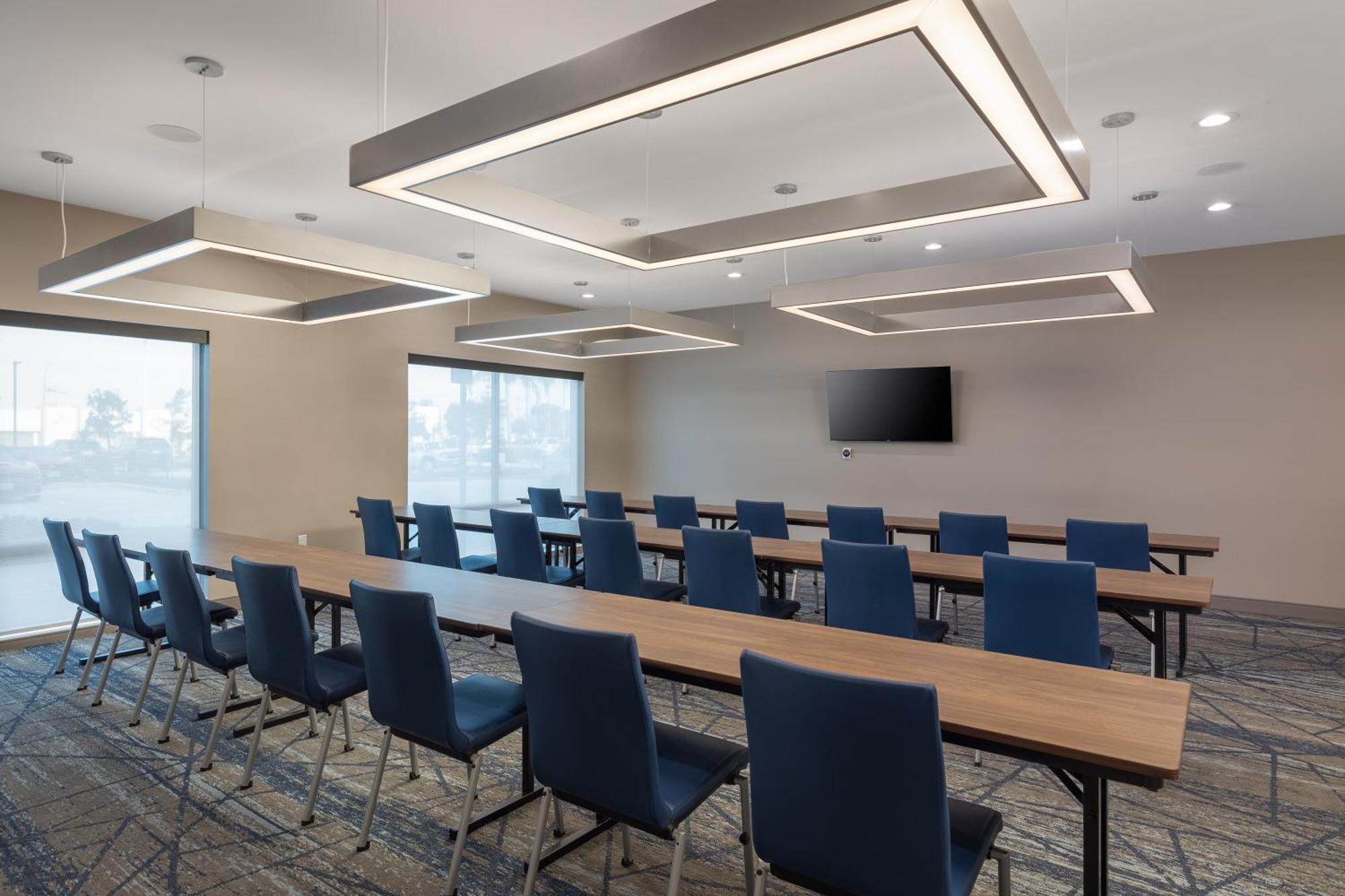 Holiday Inn Express & Suites - Hawaiian Gardens By Ihg Buitenkant foto